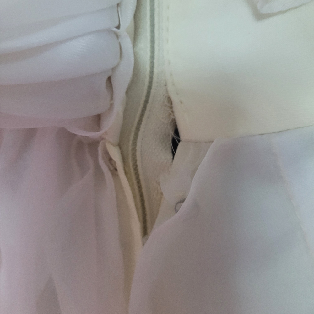 Vinrage Chic Cream Maxi Dress with Sheer Sleeves - Picture 4 of 10